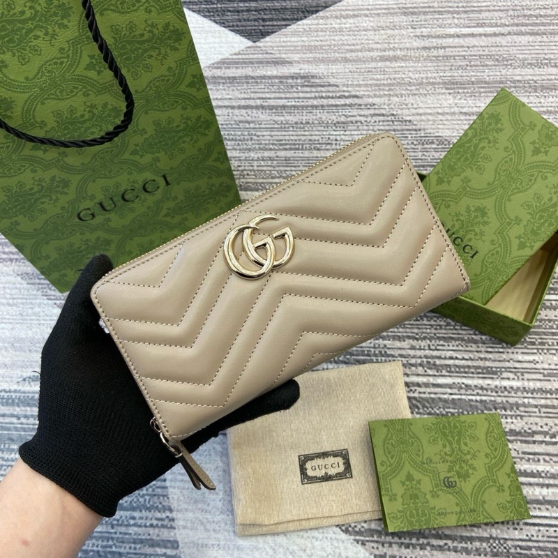 G*u*i wallets & purse